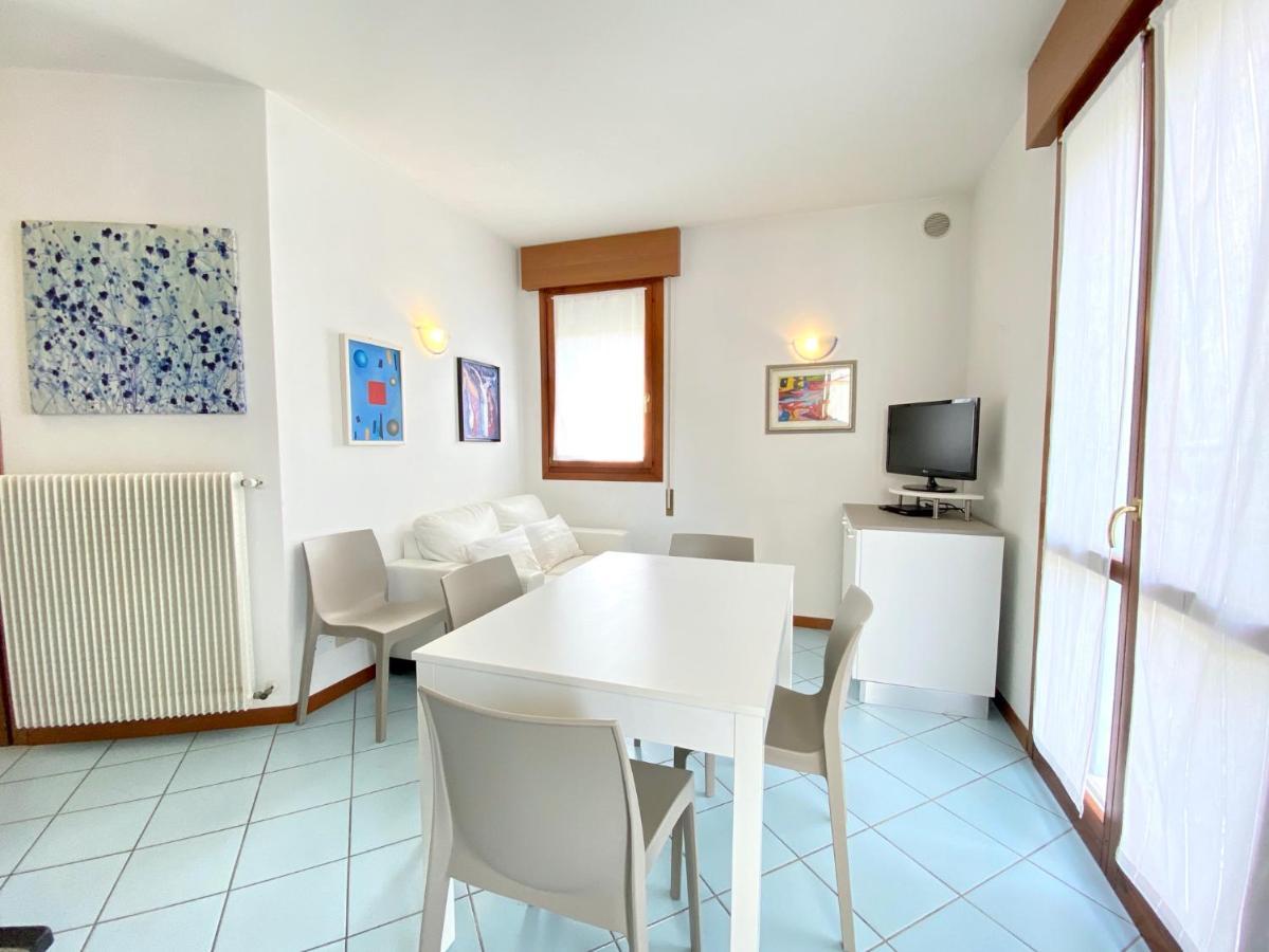 Villa Santin Carraro Immobiliare - Family Apartments Τζεσόλο Λίντο Εξωτερικό φωτογραφία